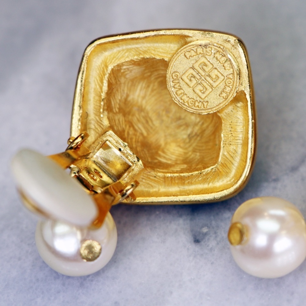 ⚜️ Vintage Givenchy Gold Pearl Drop Earrings ⚜️ - Picture 13 of 15